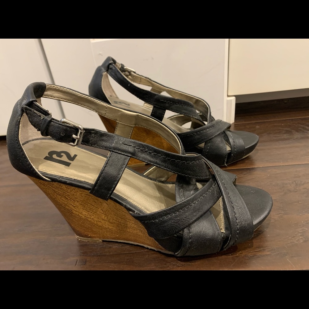 R2 black open toe wedges (Size 9)